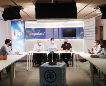 Reunión presidida por Manuel Reyes con el grupo popular del AMB y Miguel Jurado